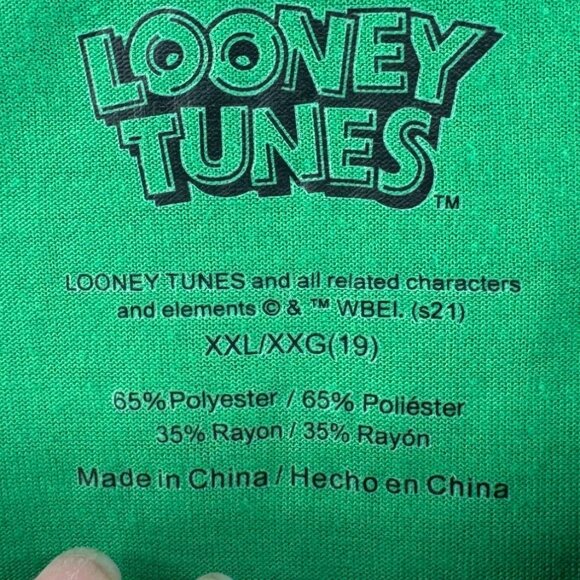 Looney Tunes Bugs Bunny Christmas Graphic T-Shirt Size XXL Green  High Low - Picture 5 of 8